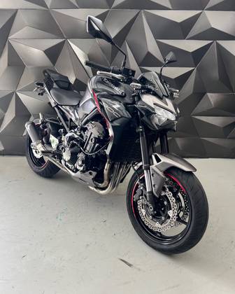 KAWASAKI Z900 KAWASAKI Z900